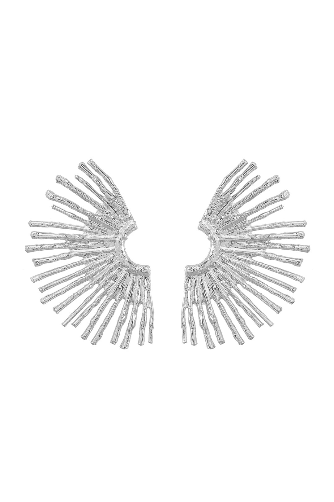 Náušnice z kovu se zvlněným okrajem