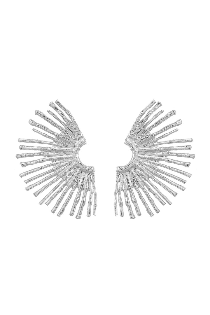 Náušnice z kovu se zvlněným okrajem