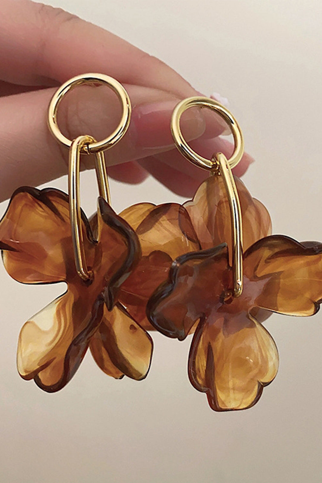 Náušnice s přívěskem ve tvaru květu