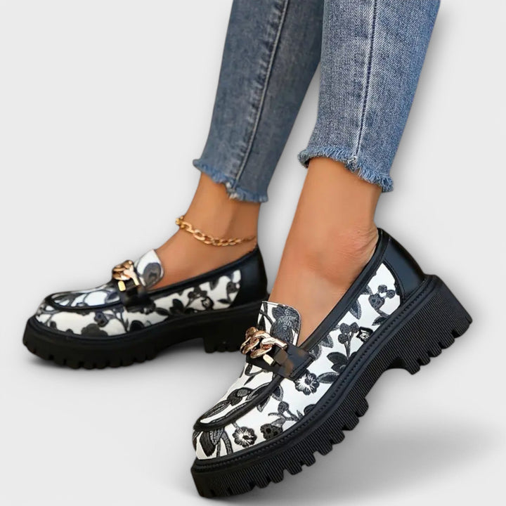 Sandra - Retro stylové klasické mokasíny