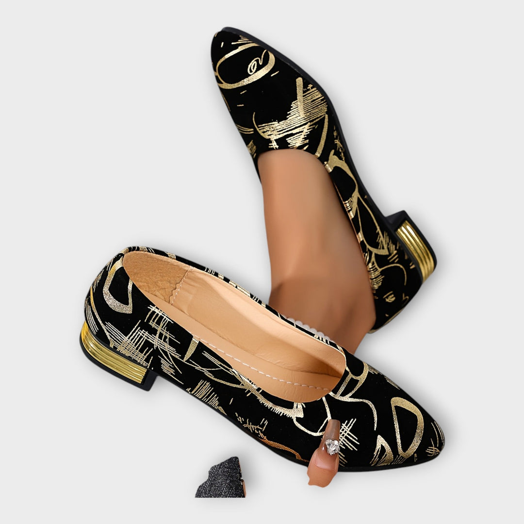 Elegantní tanečnice s originálními detaily