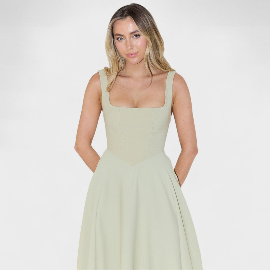 Maribel - Středně dlouhé šaty s čtvercovým výstřihem