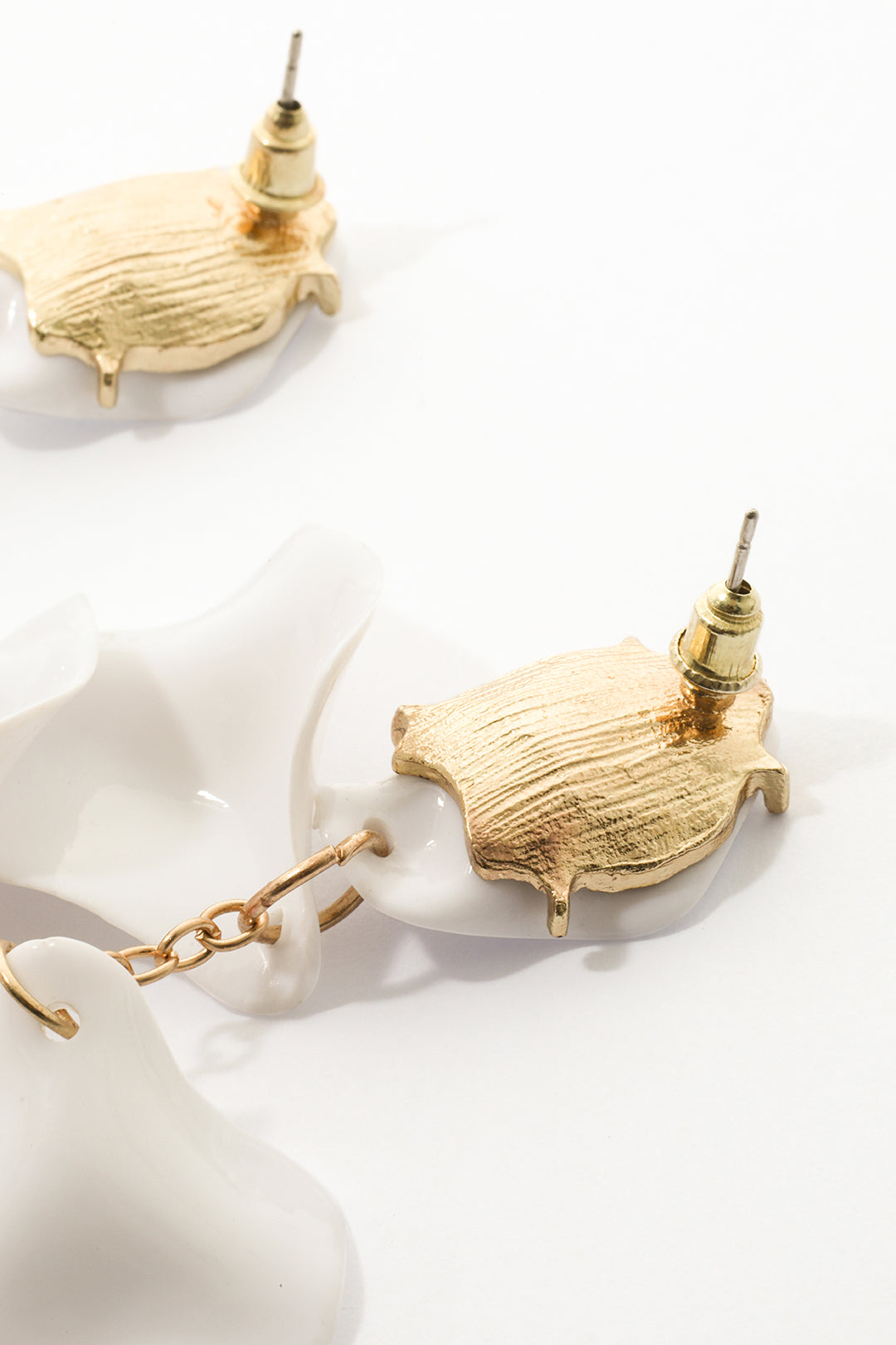 Náušnice ve tvaru kapek s orchidejovými okvětními lístky