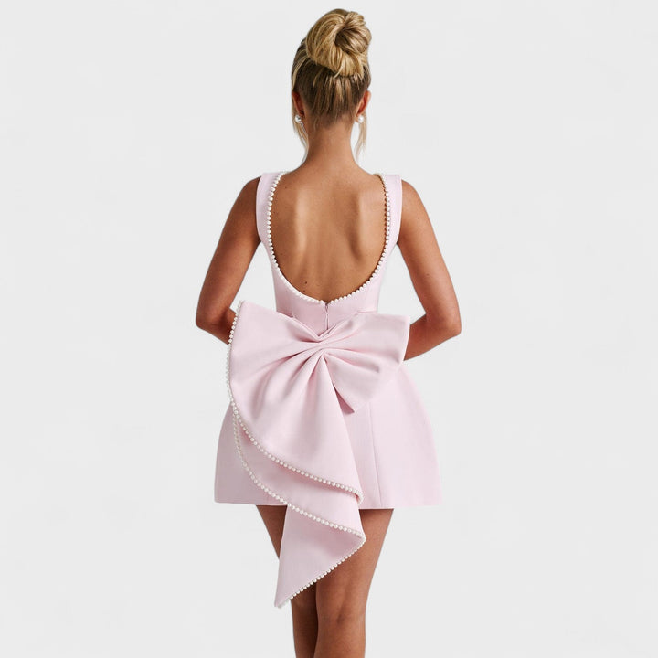Carrie | Mini šaty s perlým páskem