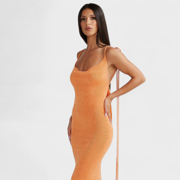 Luna | Šaty, které oslavují tvé křivky