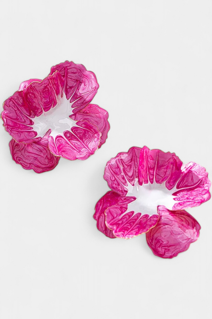 geometrické náušnice ve tvaru květiny