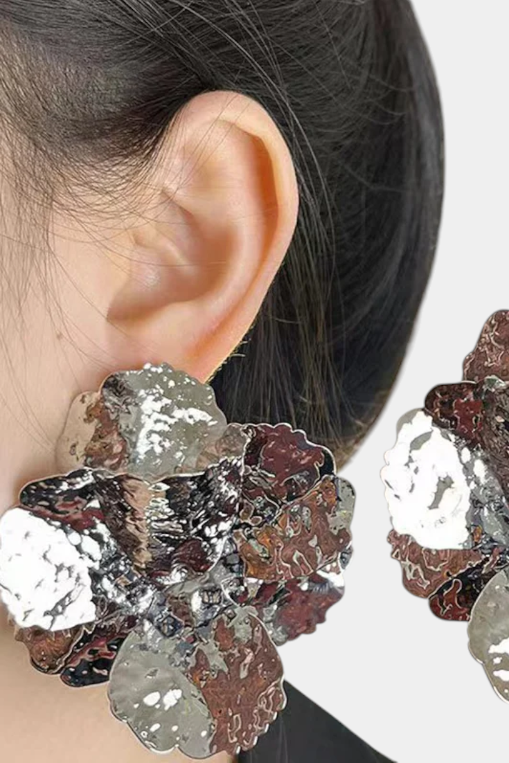 Zářivé květinové náušnice